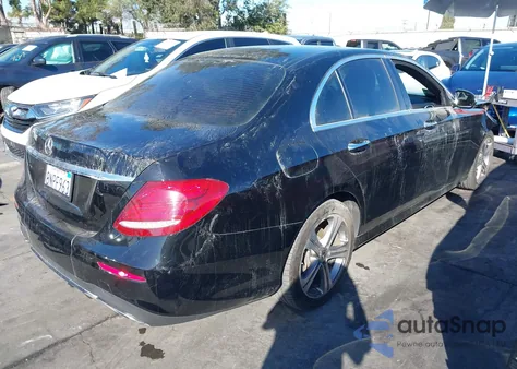 2020 Mercedes-Benz E 350 z USA, uszkodzony, nr VIN WDDZF8DB9LA733684